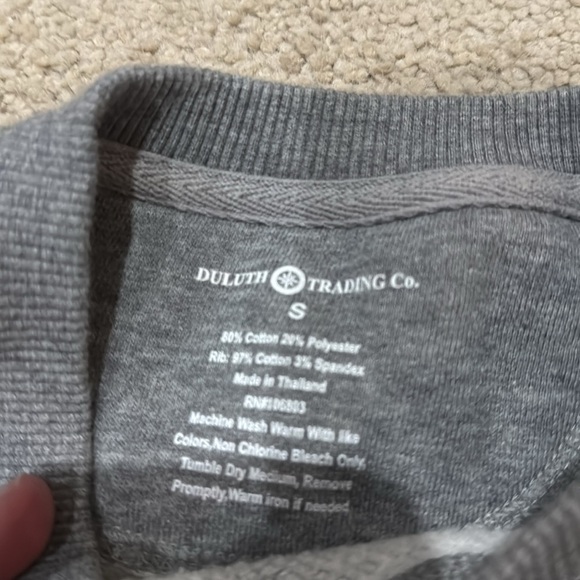 Duluth Trading Co women’s soft gray sweatshirt with pockets size small - Picture 2 of 5